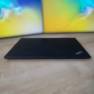 Lenovo ThinkPad T15 image 3