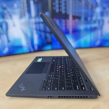 Lenovo ThinkPad T14s image 2