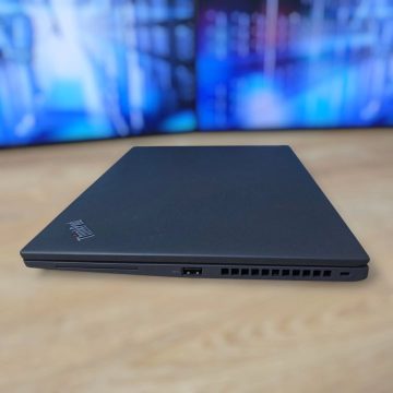Lenovo ThinkPad T14s image 3