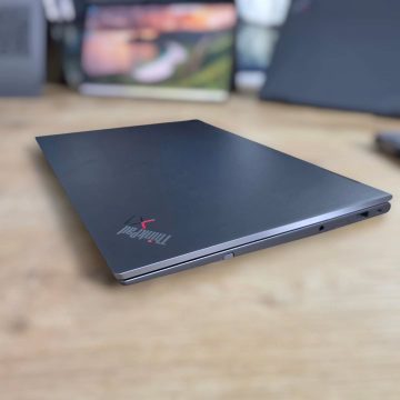 Lenovo ThinkPad X1 Yoga Gen 6 image 3